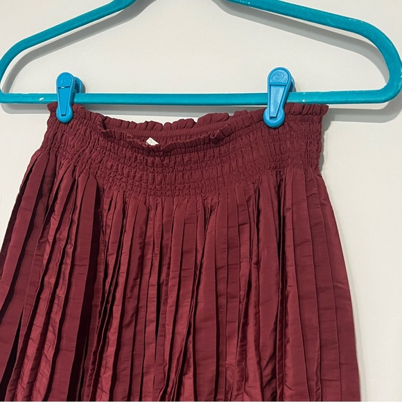 JOIE Maroon Burgundy Pleated Pull On Skirt Size S Fall Winter - Picture 3 of 8